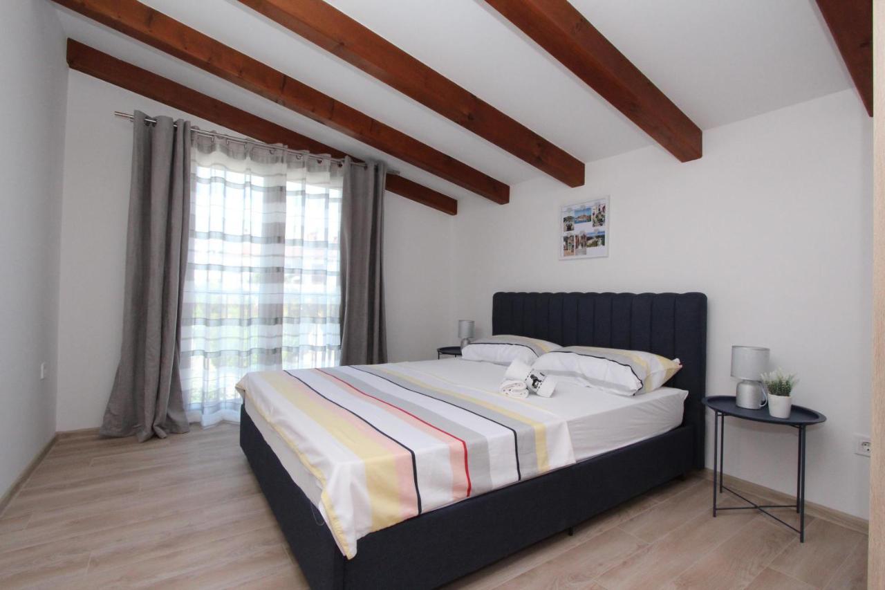 Apartments Eni Rovinj Exterior photo